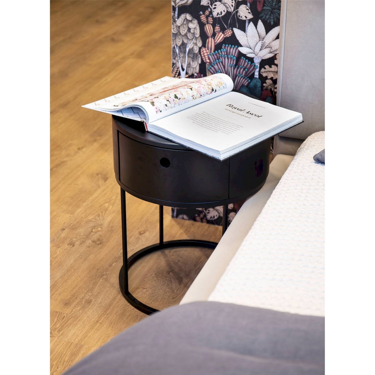 Table de chevet ronde métal collection POERAVA noir, RECOLLECTION