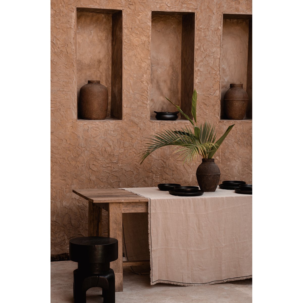Tabouret en bois SQUAT SPOT noir, BAZAR BIZAR
