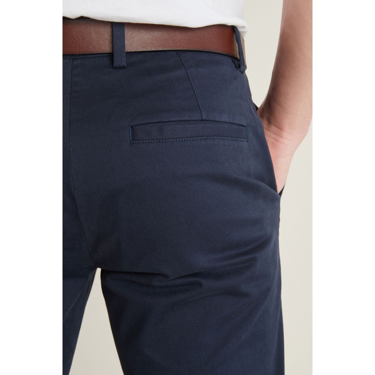 Pantalon Chino Avec Ceinture Coupe Slim bleu marine, NEXT