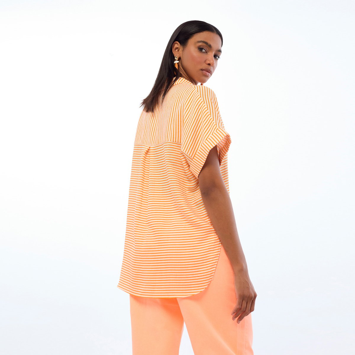 Blouse rayée à manches courtes et col chemise saumon, LOLA CASADEMUNT
