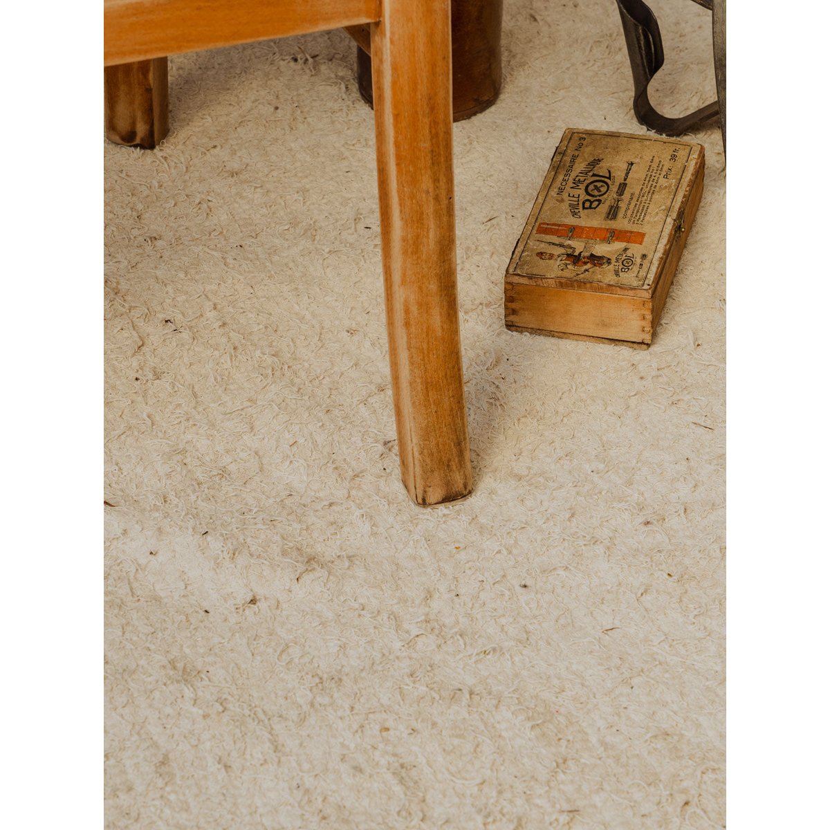 Lot de 4 chaises en bois Claude N°1256 - Bon état bois clair, DEBONGOUT