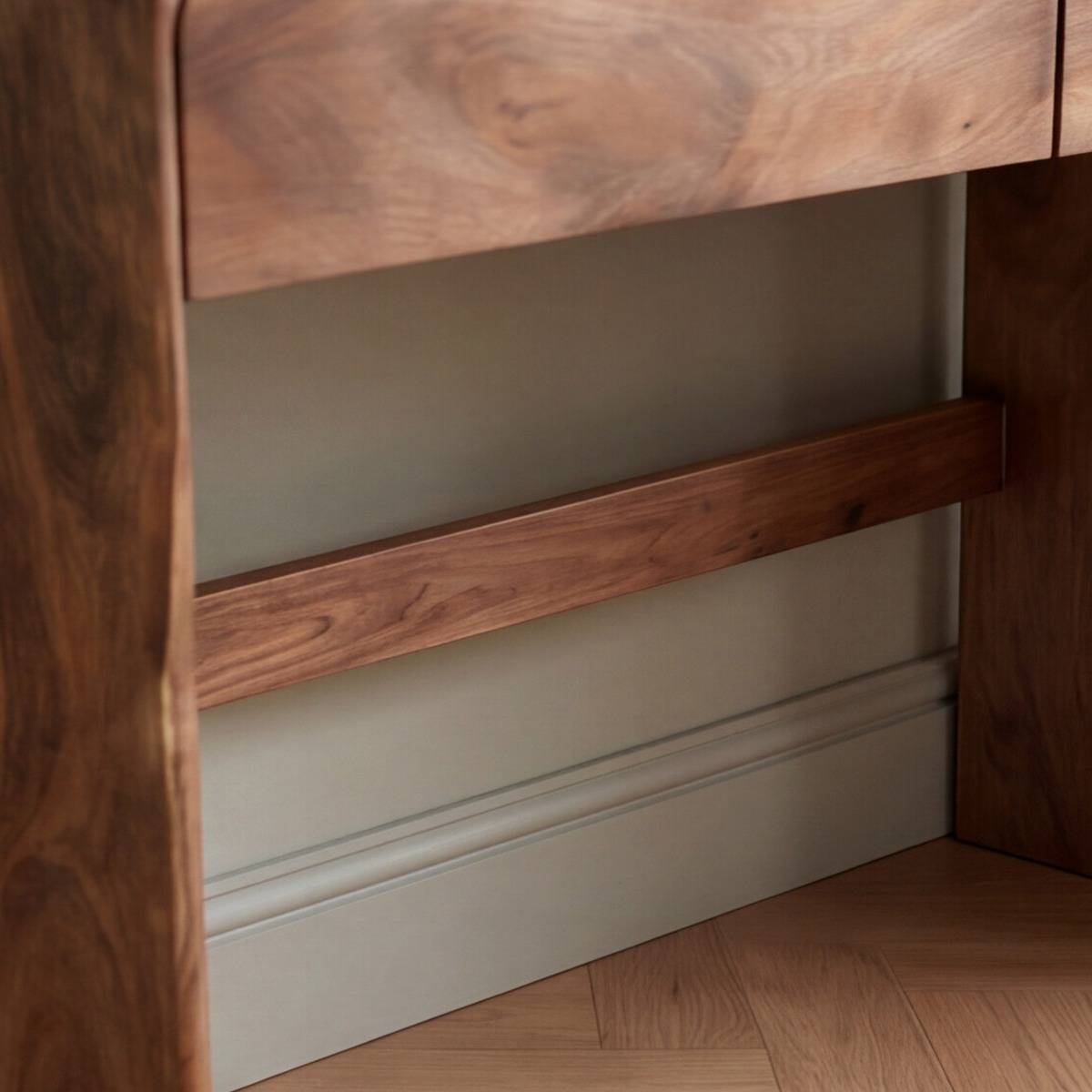 Bureau en bois de manguier VIRELYA bois clair, MADE IN MEUBLES