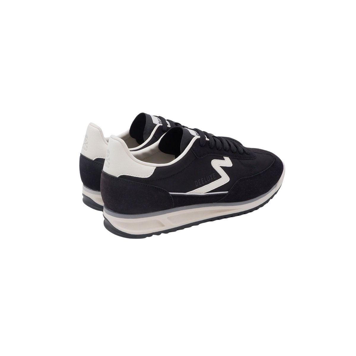 Baskets style rétro-running à l’allure moderne
 DAWSON black, DEELUXE