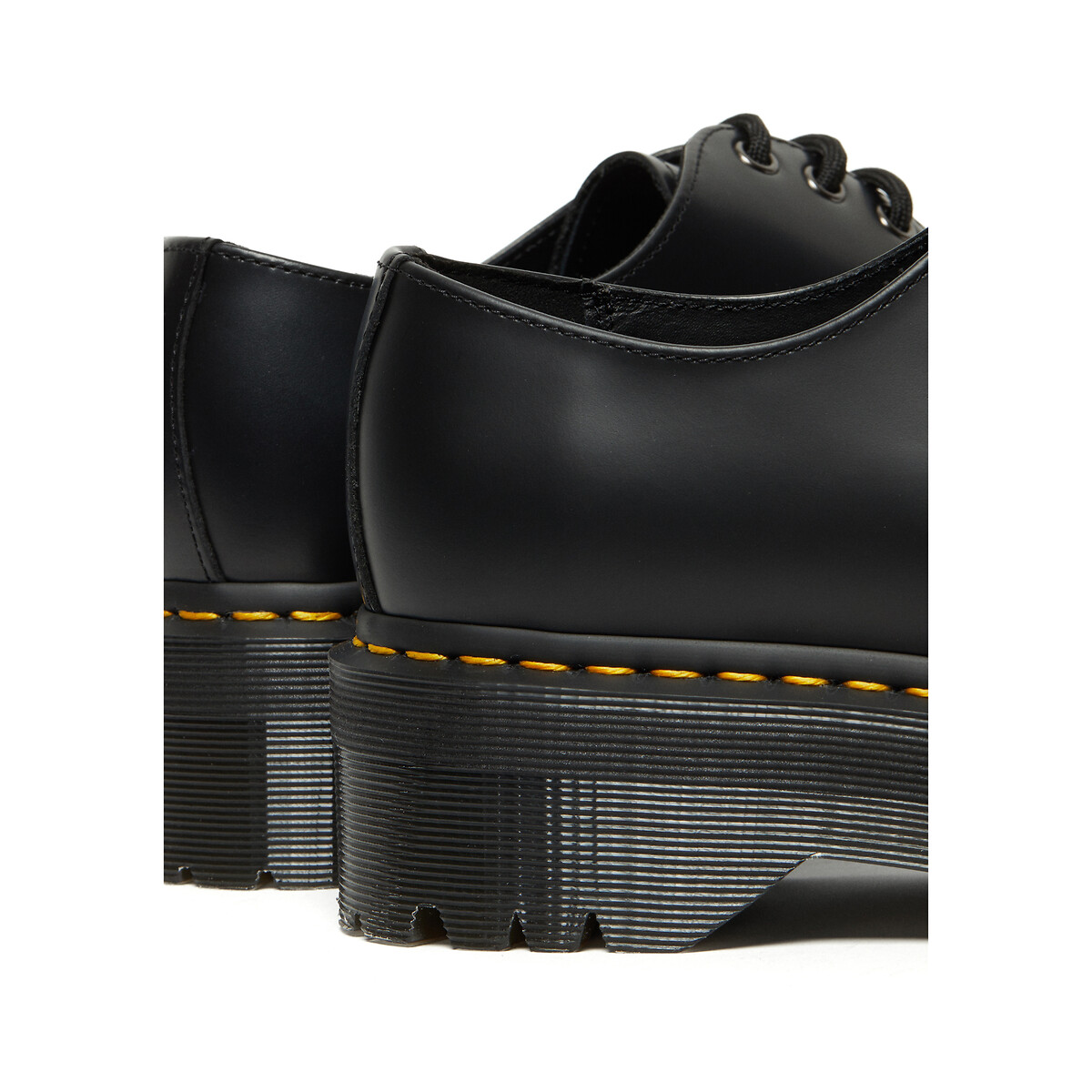 Derby's 1461 in Smooth leer met plateauzool zwart, DR. MARTENS