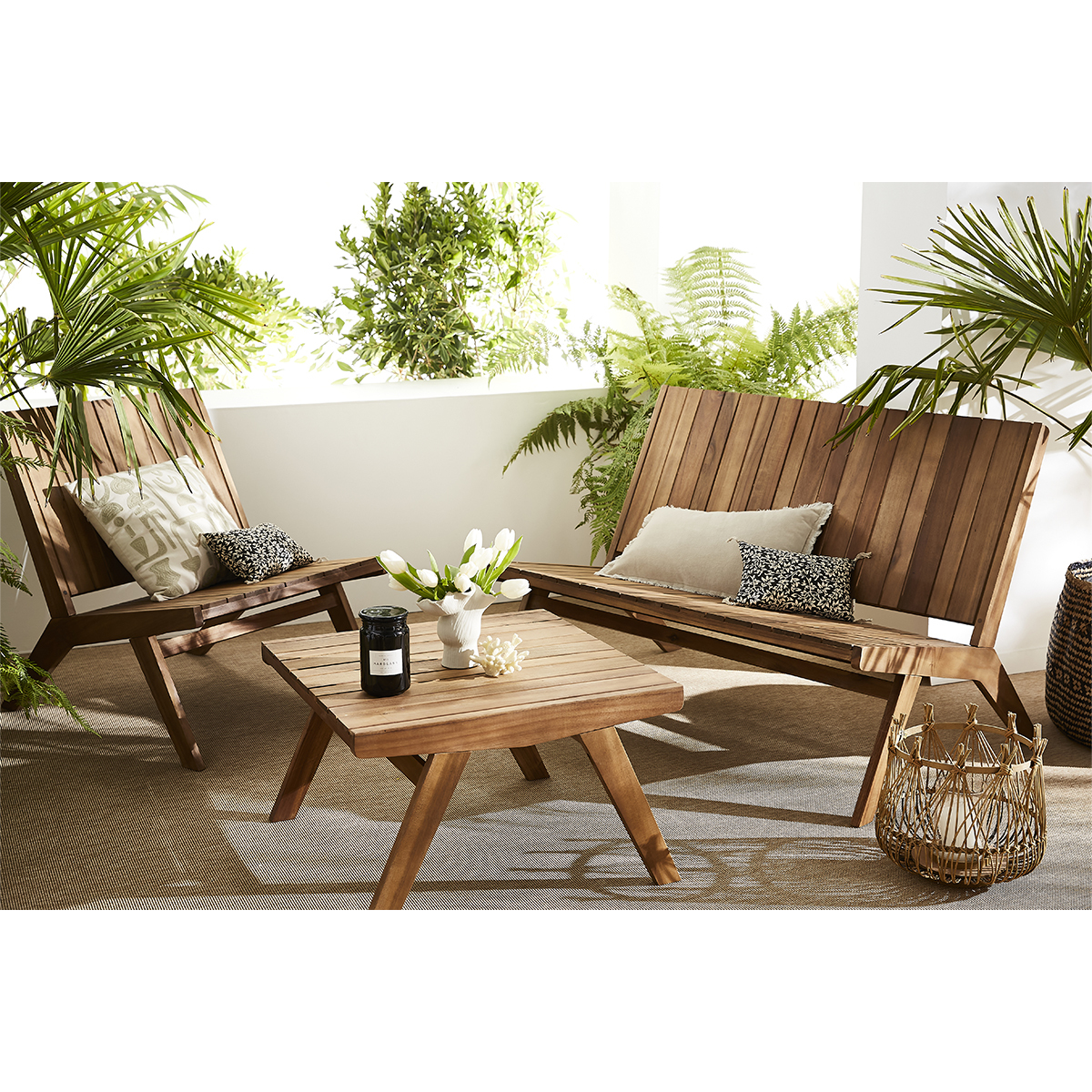 Salon de jardin banc 2 places et table basse en bois massif TIDAK naturel, MILIBOO