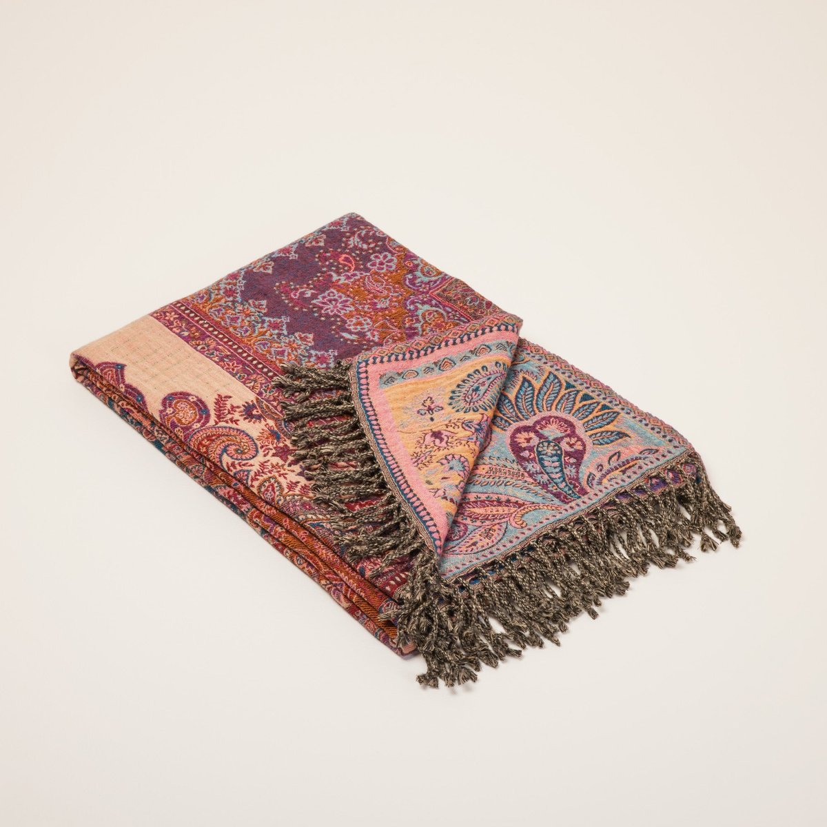 Plaid en Jacquard de laine à motif cachemire FARAH rouge d'orient, MADURA