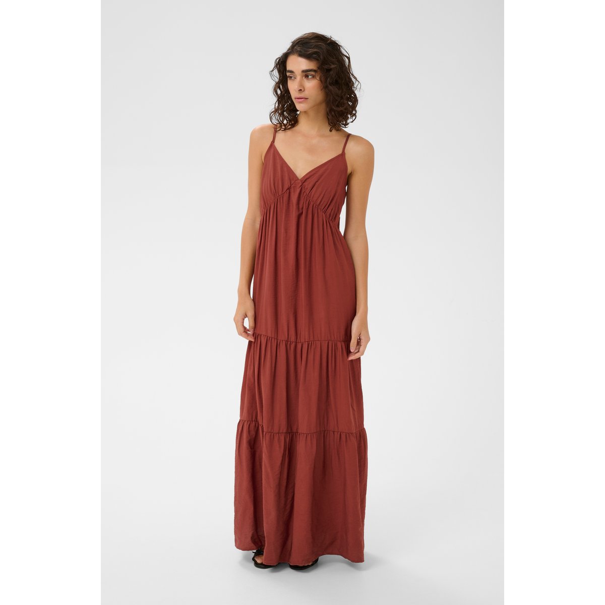 Robe marron henna, KAFFE