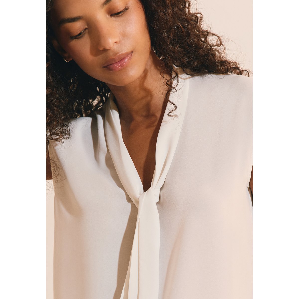 Blouse à col lavallière CAPUCIN perle, ETAM