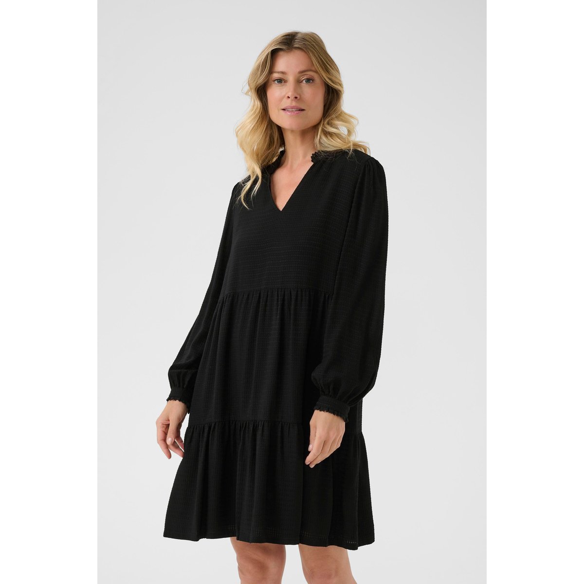 Robe noir pitch black, CREAM