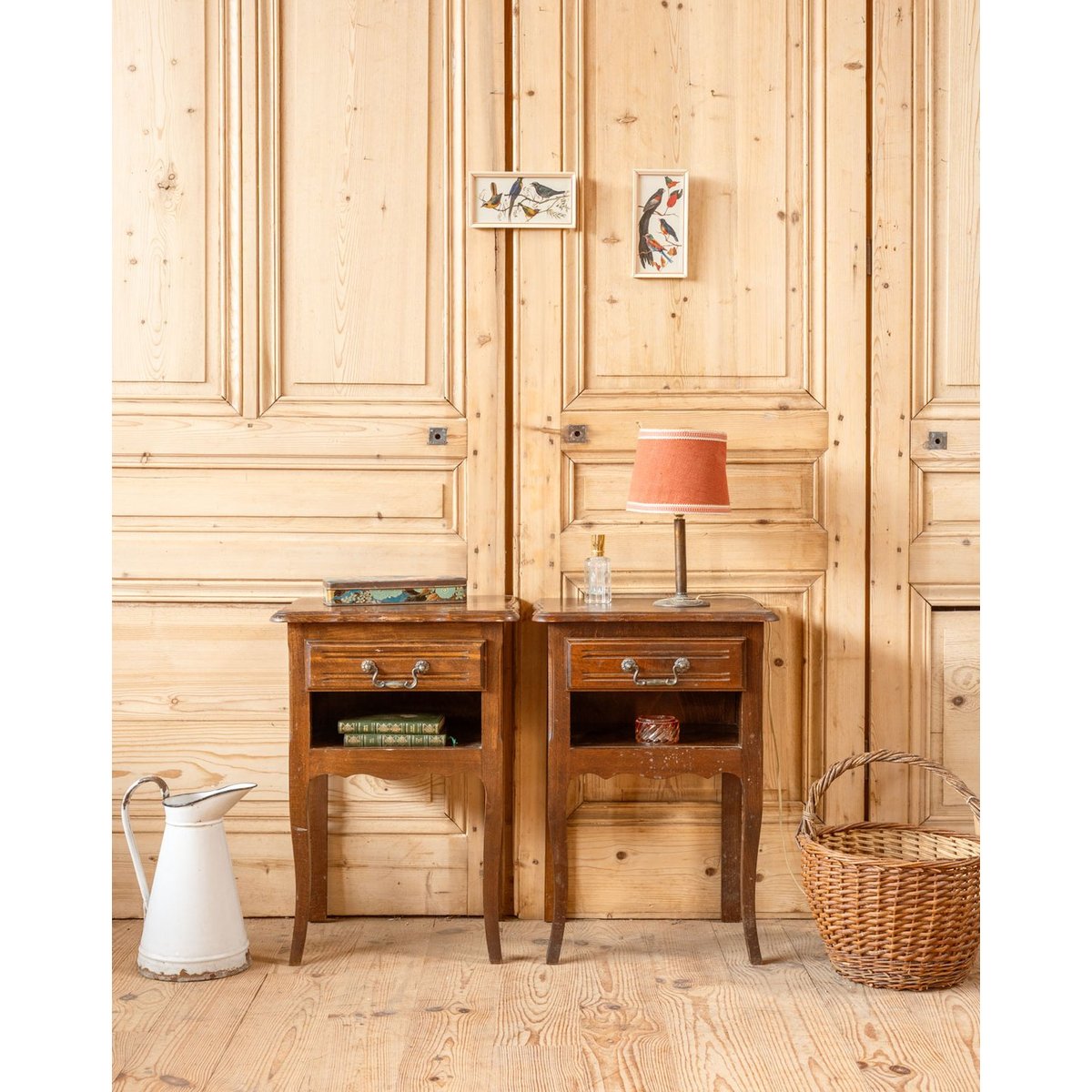 Paire de tables de chevet en bois Odile N°1494 - Bon état bois foncé, DEBONGOUT