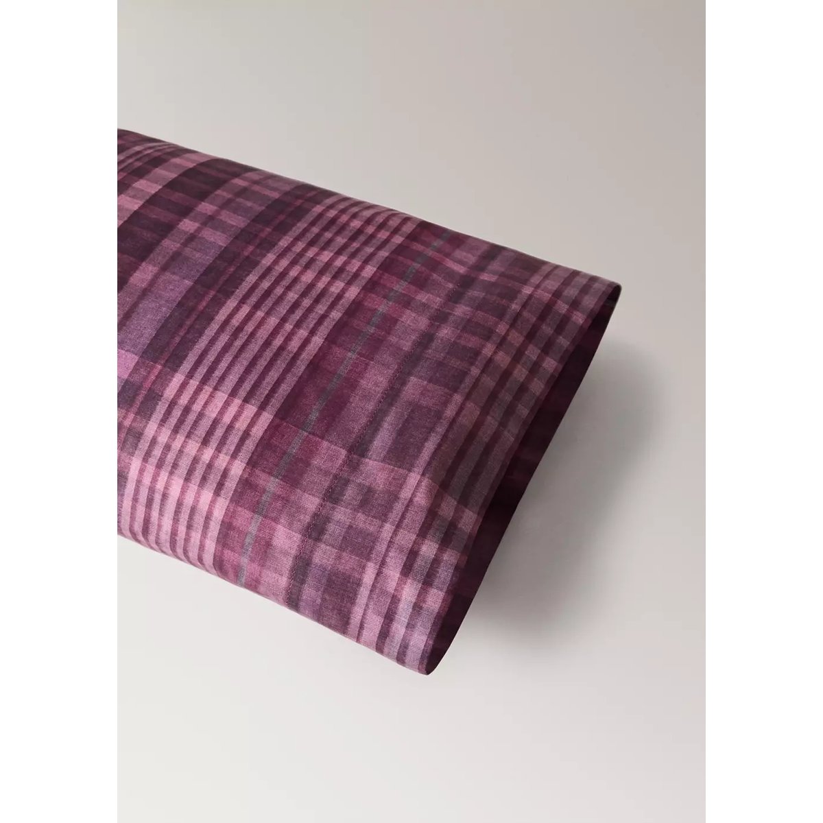 Taie d’oreiller 100 % coton à carreaux 45 x 110 cm lie de vin, MANGO HOME