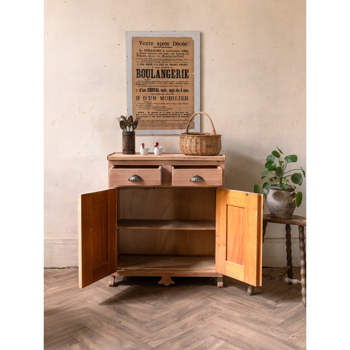 Petit buffet en bois Gilbert N°1746 - Bon état bois clair, DEBONGOUT