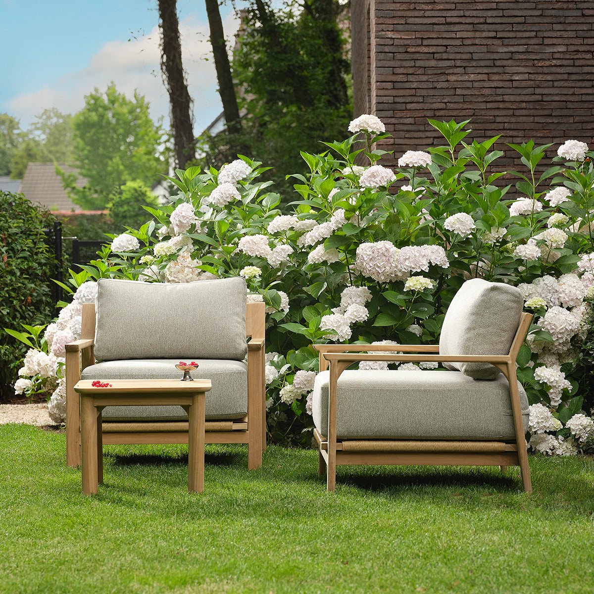 Salon de jardin bas en teck avec coussins gris chiné 2 personnes PIANA gris_chine, BERAH GETAH