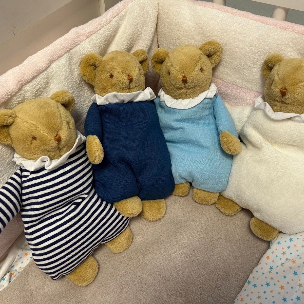 Doudou avec hochet bleu, blanc, marron, TROUSSELIER