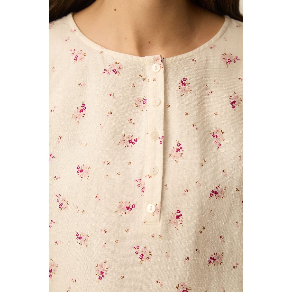 Blusa a maniche corte con stampa floreale, TANGO bianco fantasia a fiori rosa, DES PETITS HAUTS