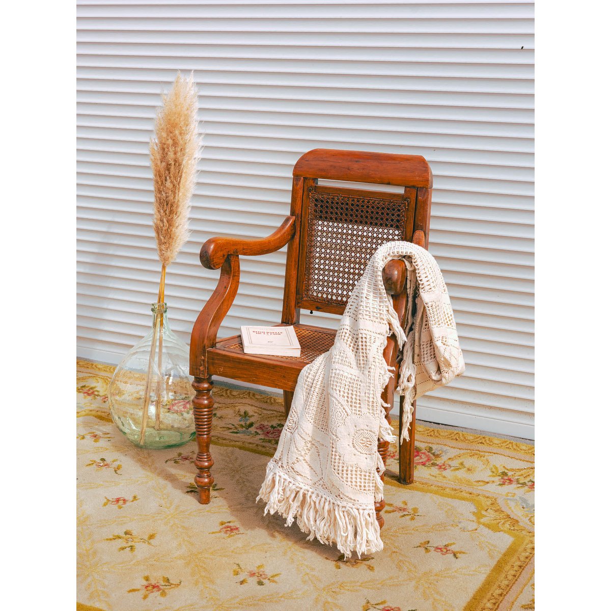 Fauteuil en bois et cannage Ernest N°1559 - Bon état bois clair, DEBONGOUT