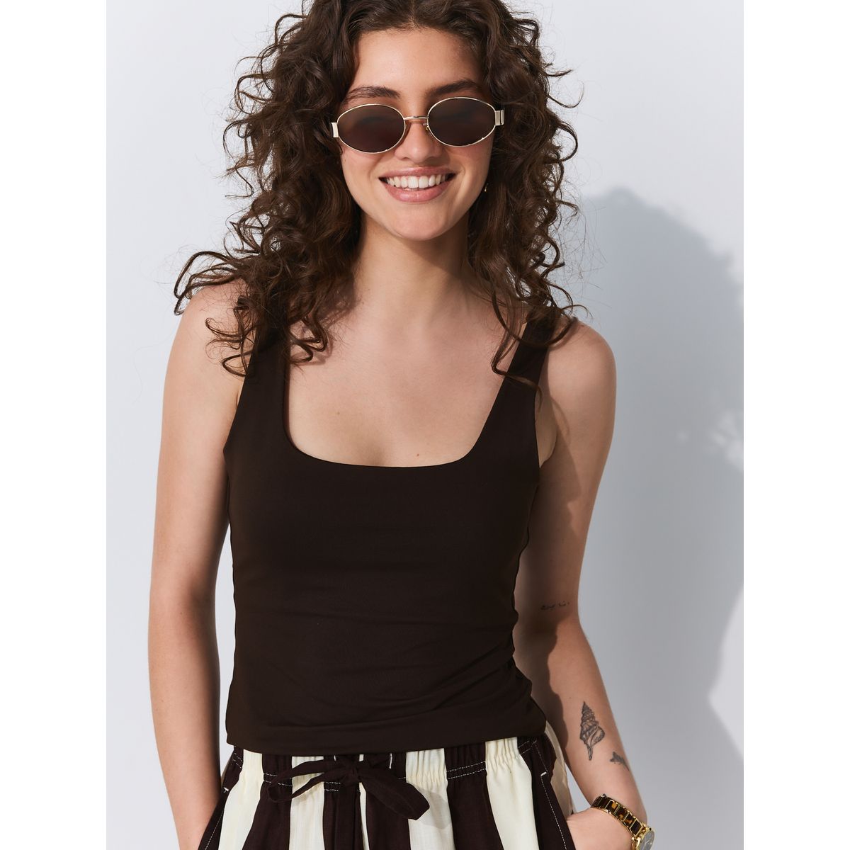 Débardeur en nylon doux à encolure dégagée marron chocolat, NEXT
