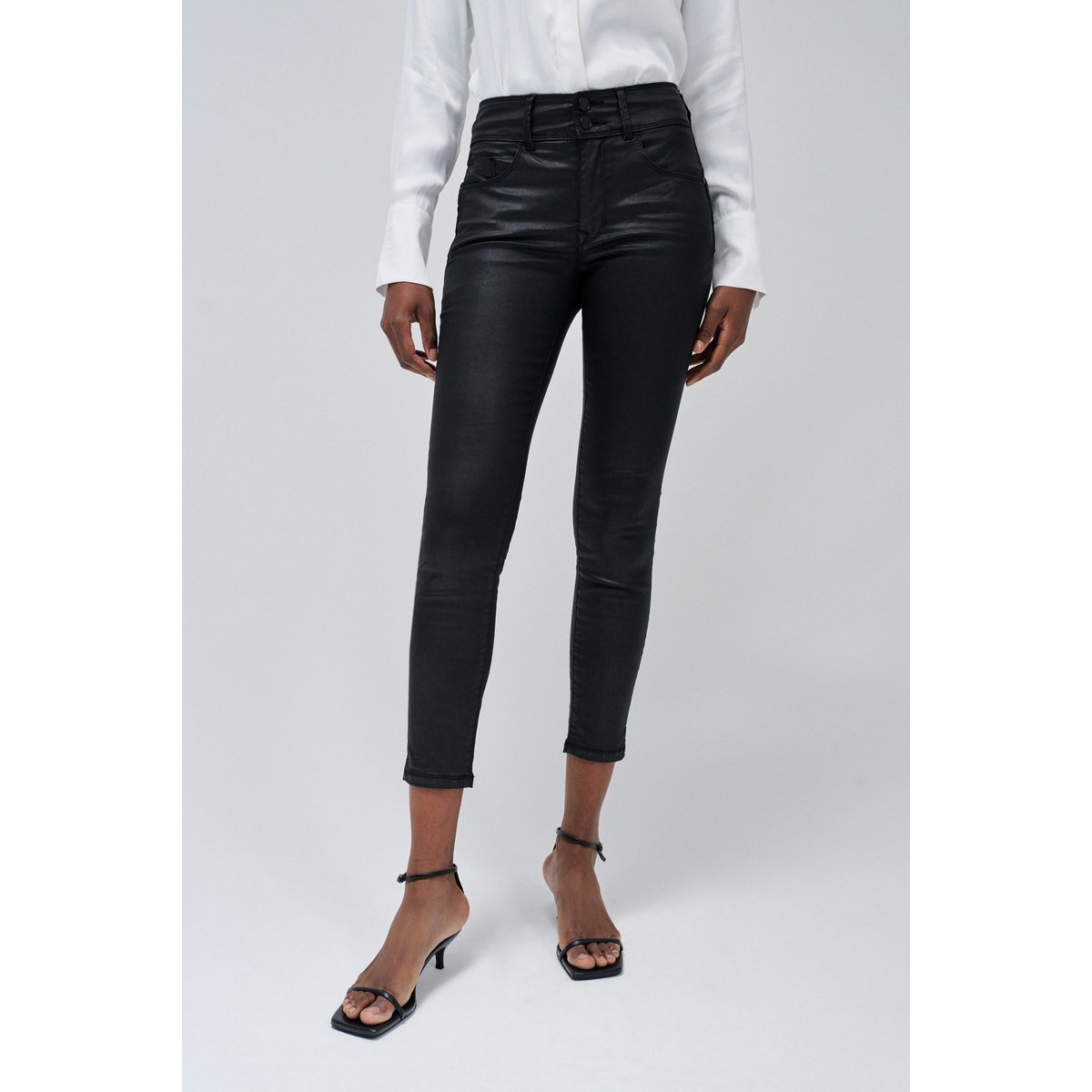 JEAN SECRET PUSH IN CROPPED SKINNY noir, SALSA JEANS