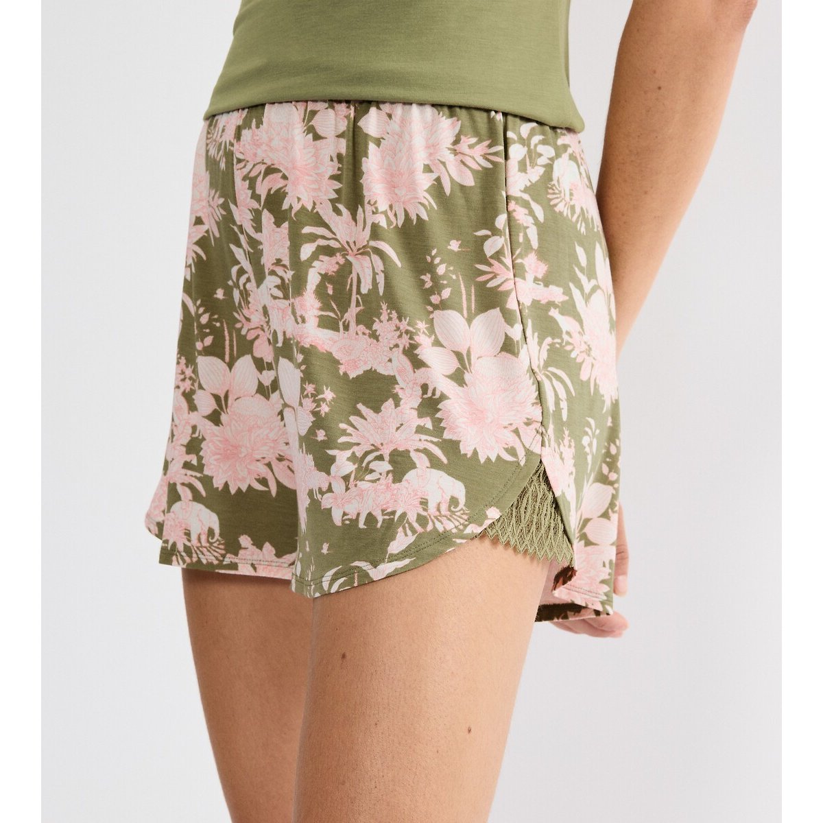 Aura Spotlight Printed Shorts khaki floral print, TRIUMPH
