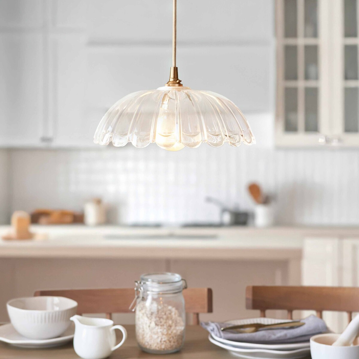 Collette Scallopped Glass Pendant Light transparent, ÉDITÉ