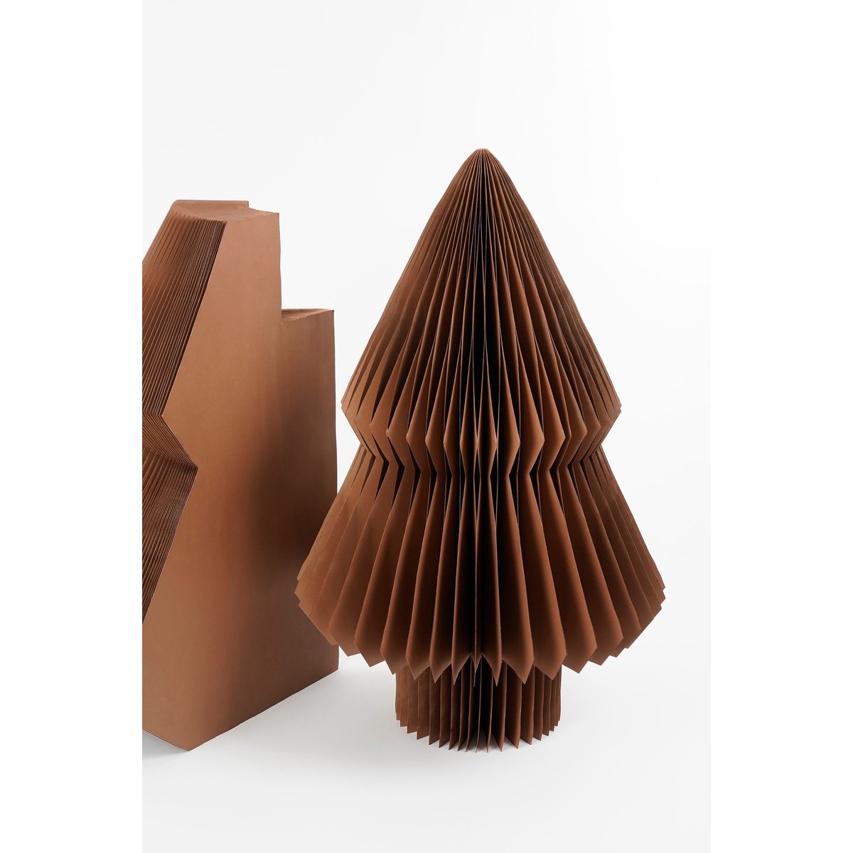 Sapin de Noël décoratif en papier H152 cm YARRAH brun, MICA DECORATIONS
