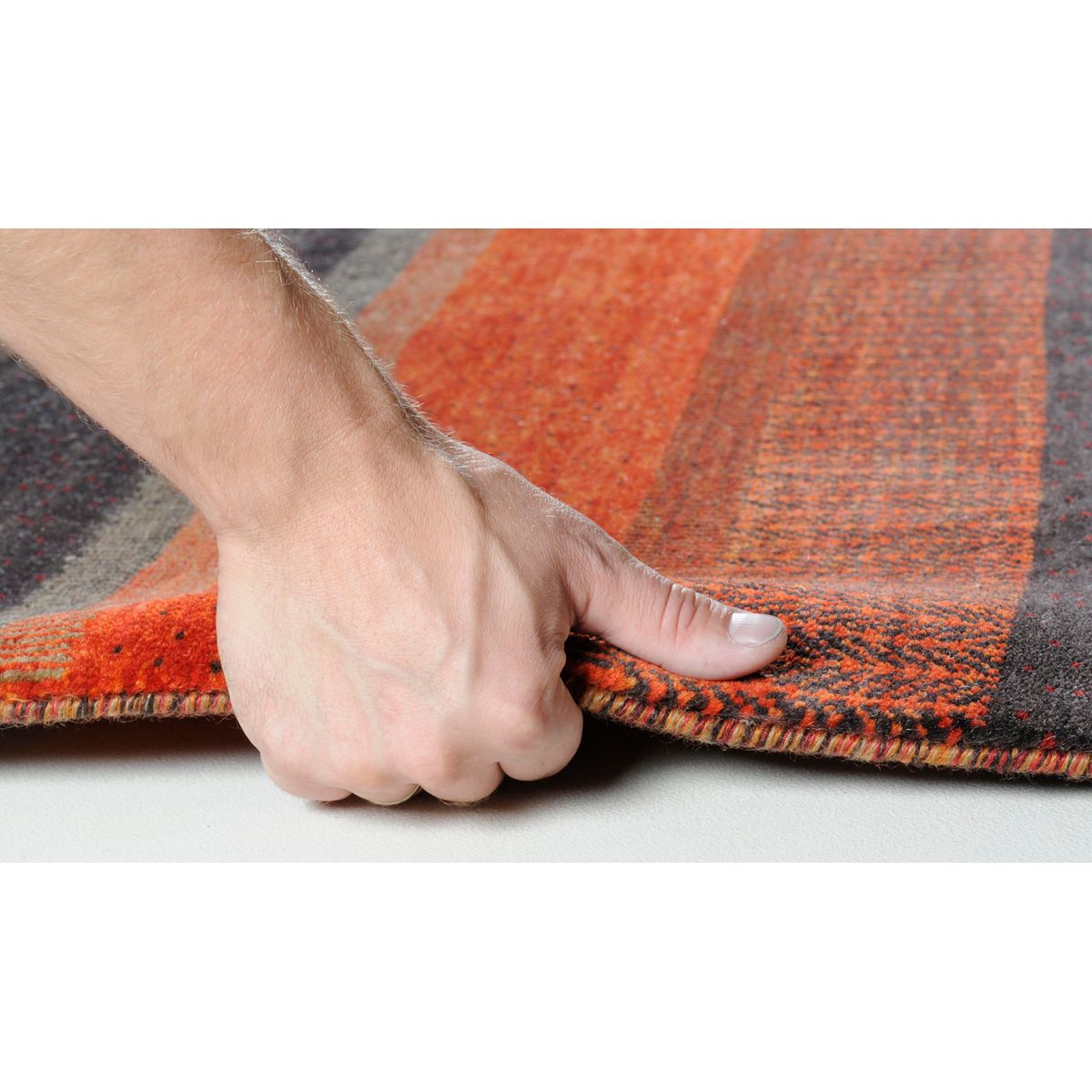 Tapis salon gabbeh Hindustan Hali noué main terracotta multicolore, THEKO