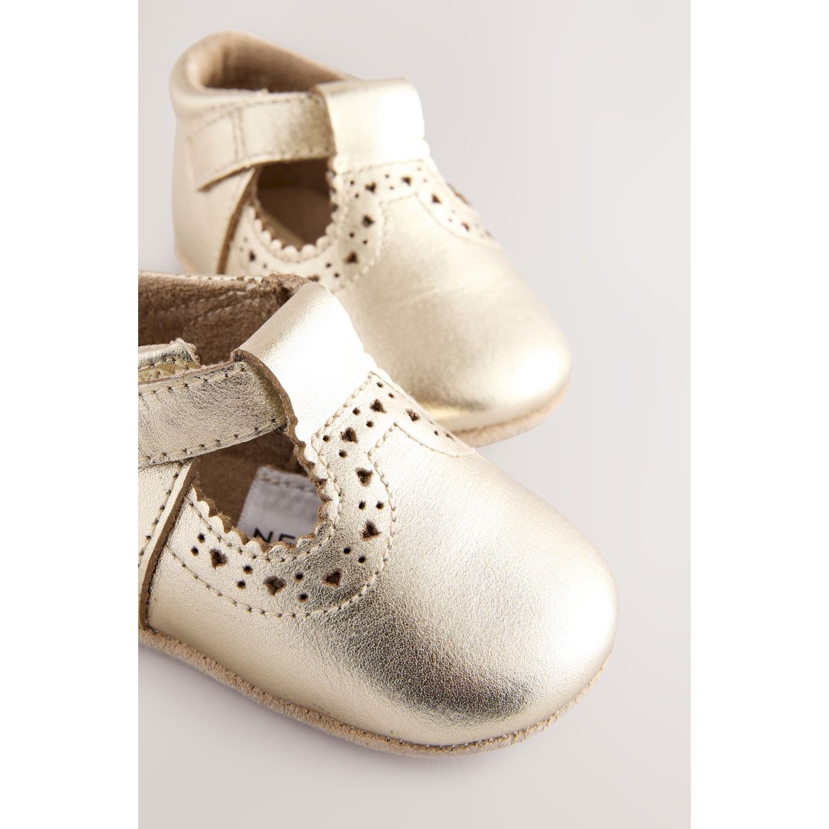 Salomés en cuir bébé doré, NEXT