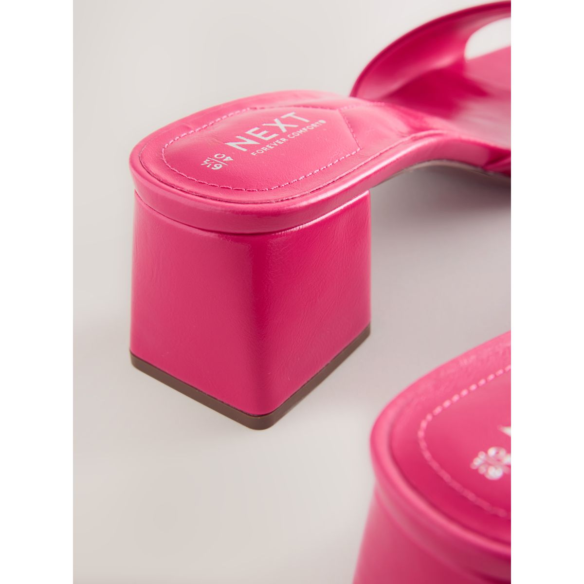 Mules à talon carré forever comfort® rose, NEXT