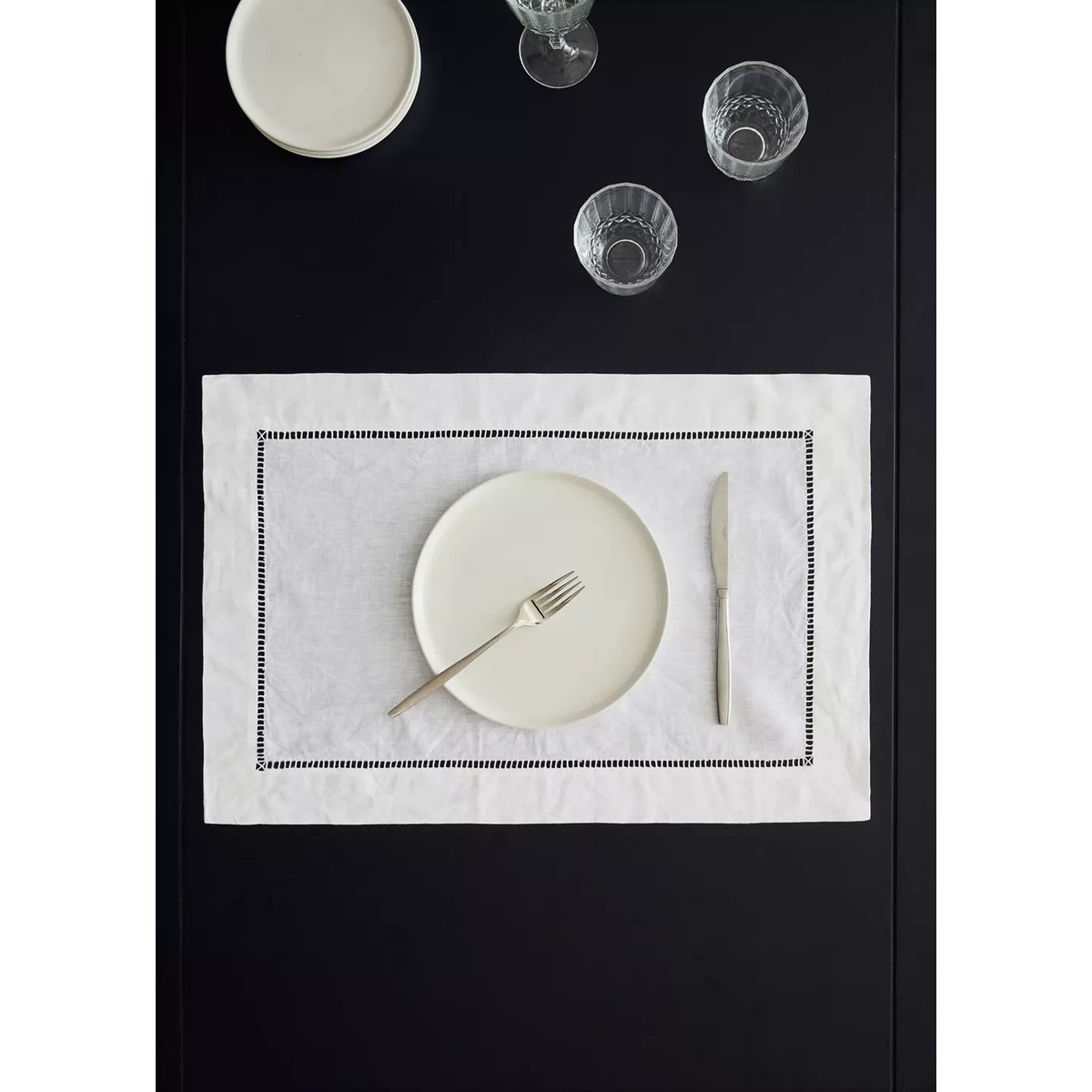 Set de table en lin brodé ajouré blanc, MANGO HOME