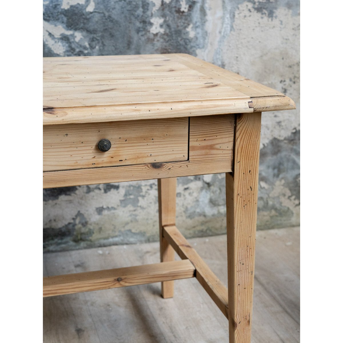 Table à manger en bois Romy N°1589 - Bon état bois clair, DEBONGOUT