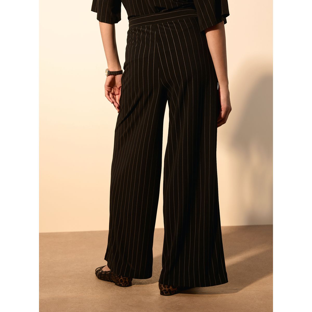 Pantalon large à taille cintrée noir à rayures, NEXT