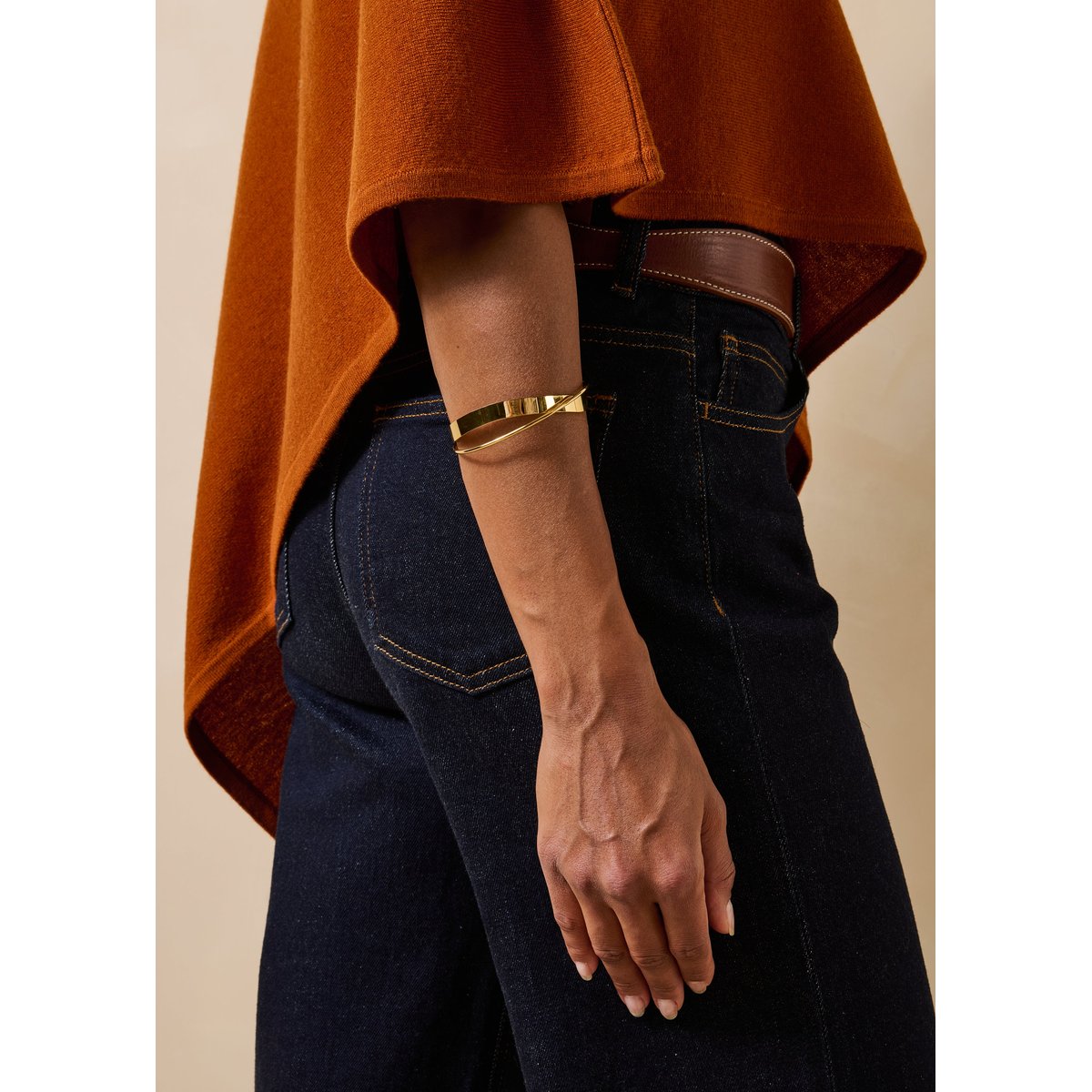 Bracelet jonc tour de poignet en acier jaune light gold, LA FEE MARABOUTEE