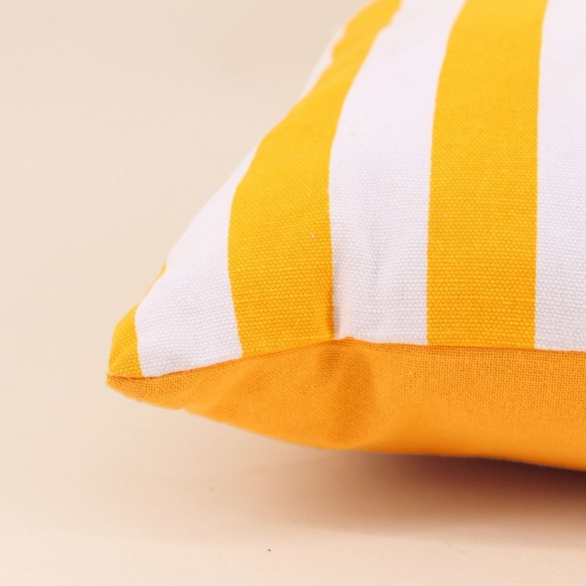 Coussin rayé 40x40cm jaune, ORNAMI