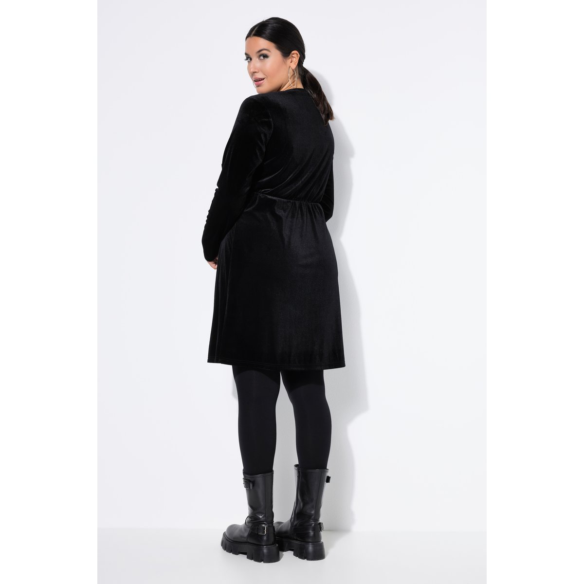 Robe mini, ligne en A, velours, cache-cœur noir, STUDIO UNTOLD
