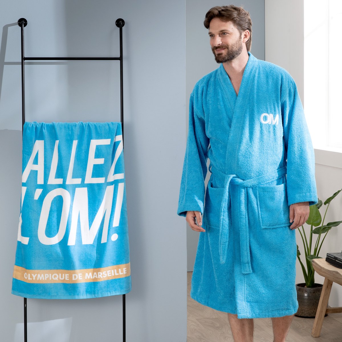 Serviette de bain et de plage imprimé 100% coton, OM ALLEZ bleu, OLYMPIQUE DE MARSEILLE