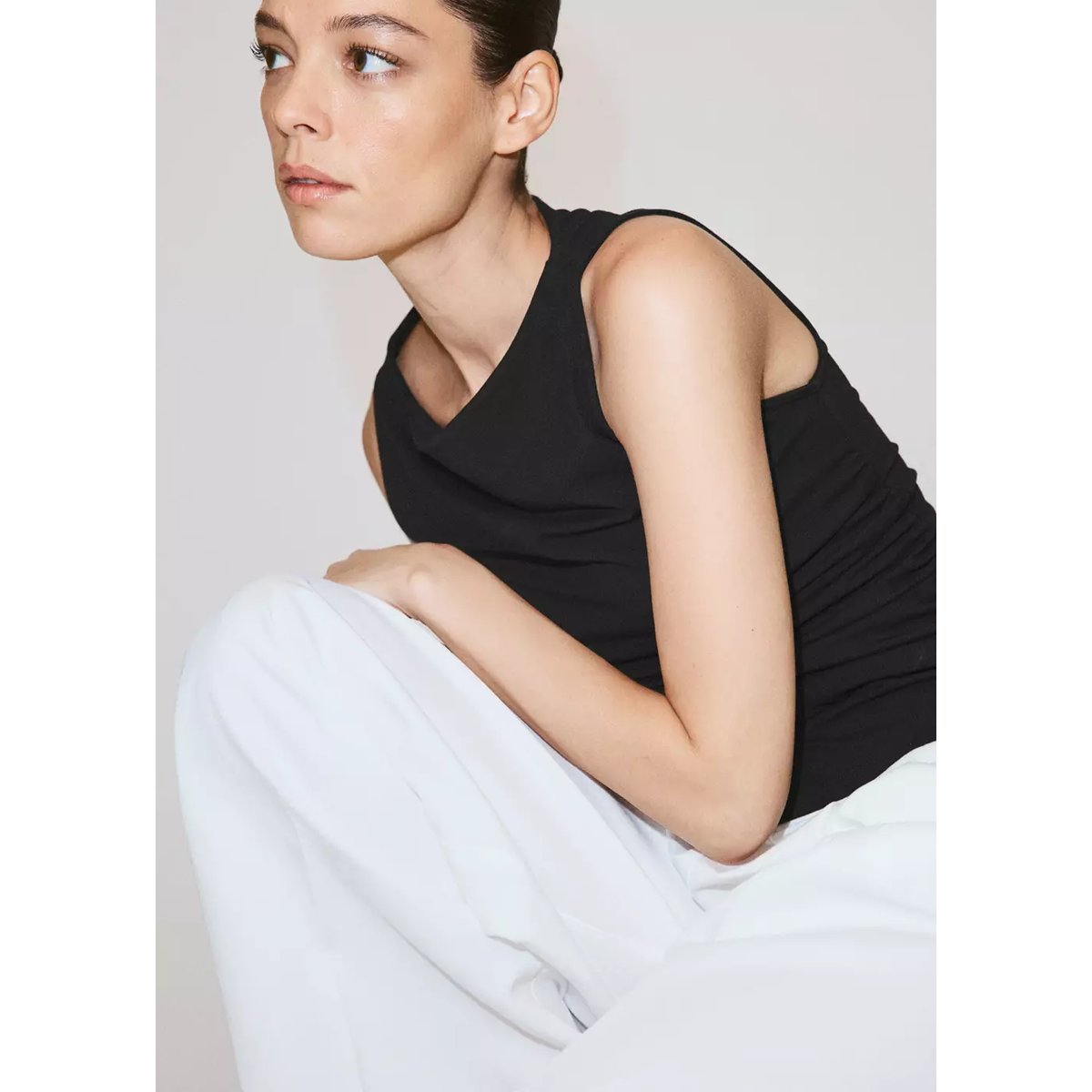 Top en coton drapé noir, MANGO