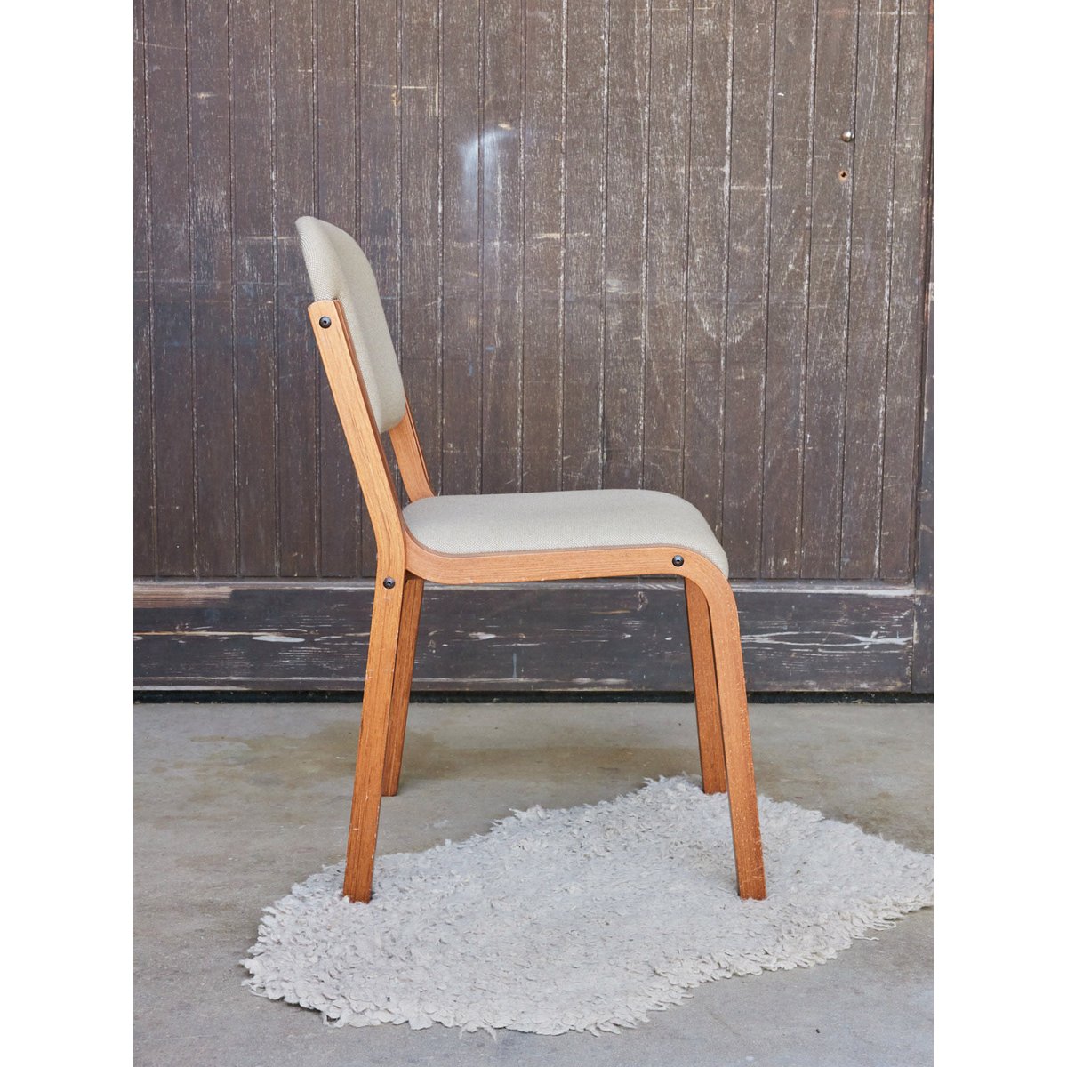 Paire de chaises scandinave en bois clair Alma N°1665 - Bon état bois clair, DEBONGOUT