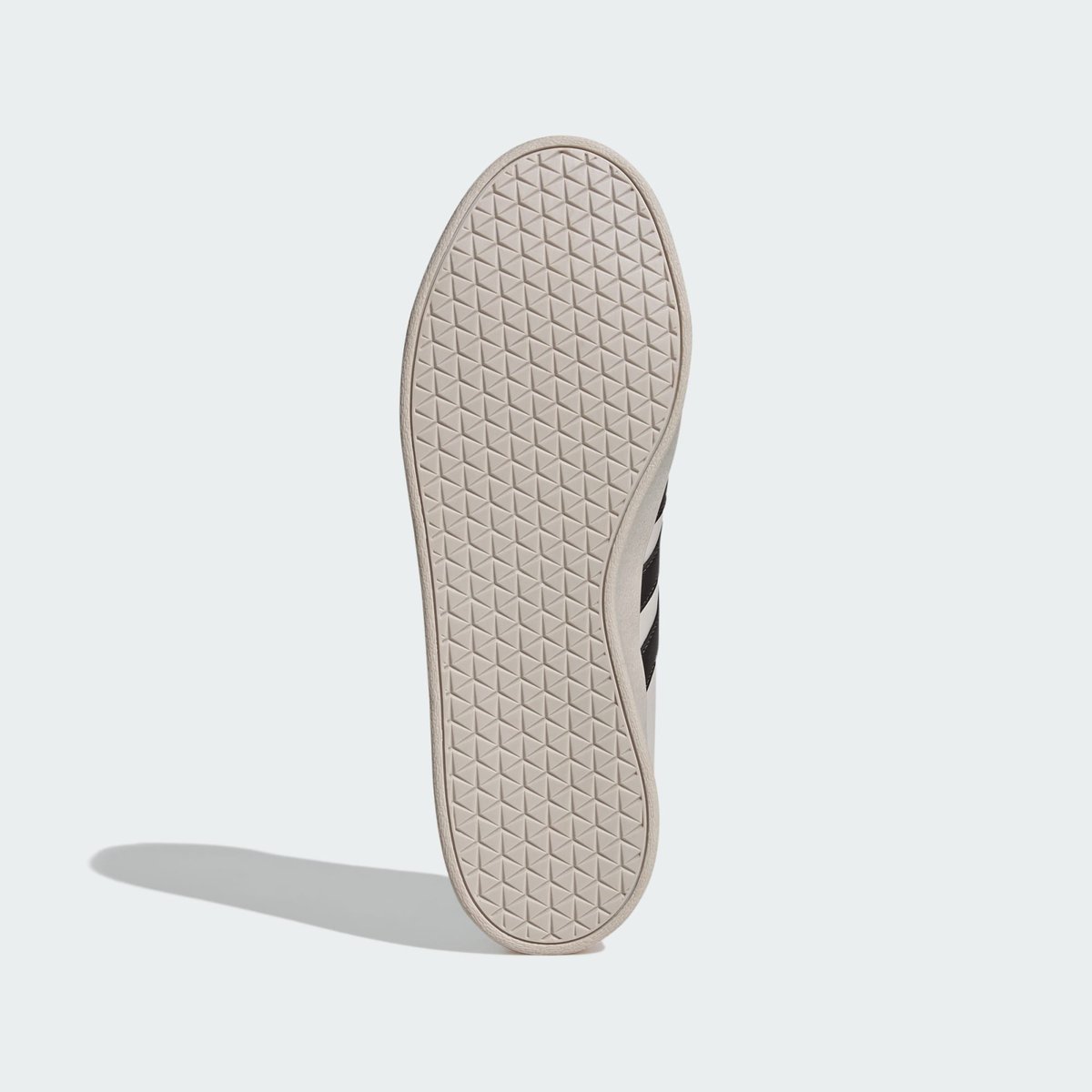Chaussure Vl Court Audi Revolut F1 Team Chaussure Vl Court Audi Revolut F1 Team chalk pearl / utility black / hi-res red, adidas Performance