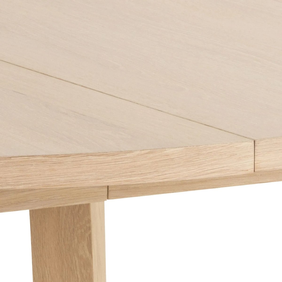 Table ronde extensible en chêne blanchi L120/220 4/8 places - ALISIA bois clair, HELLIN, DEPUIS 1862