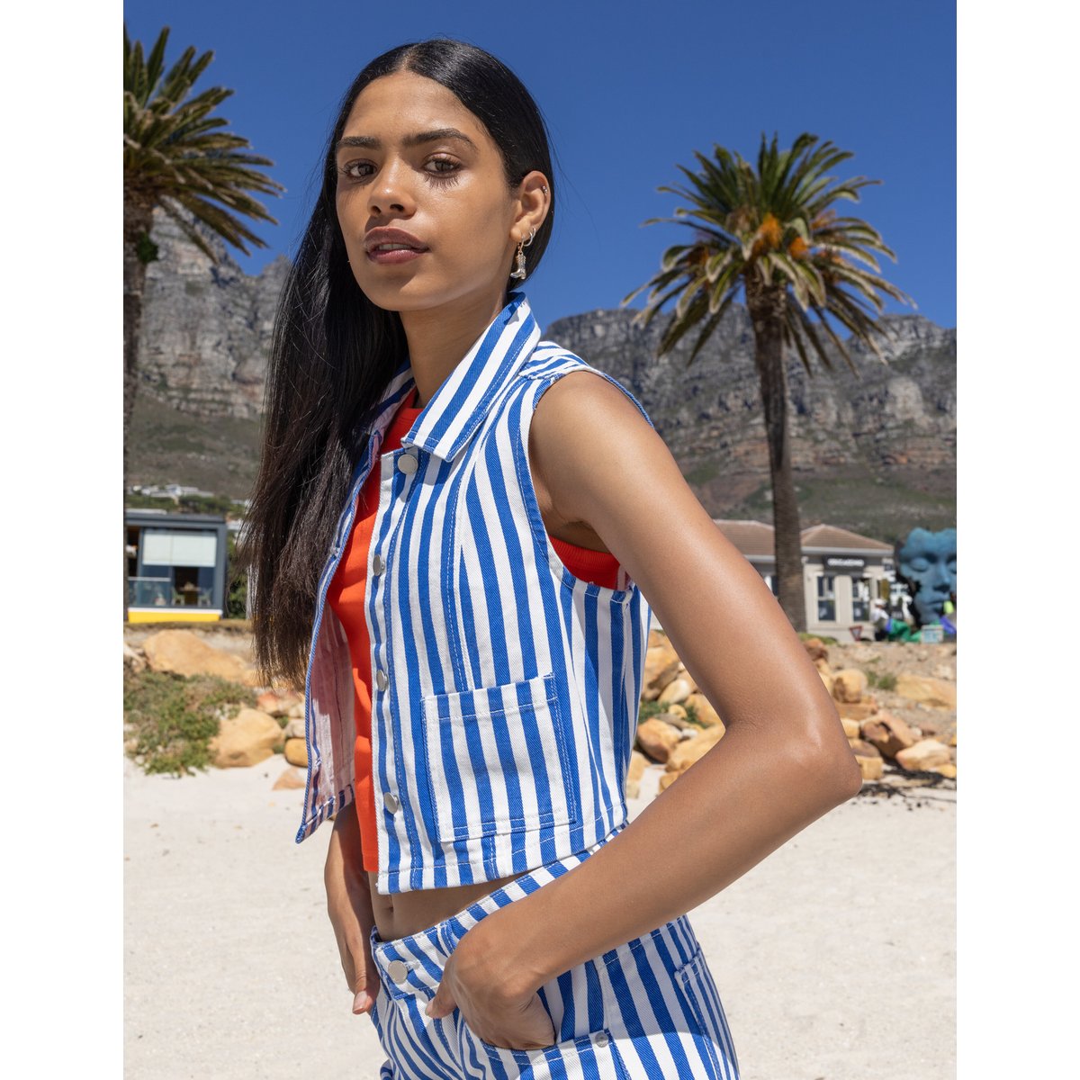 Veste sans manche rayée bleu foncé, BZB