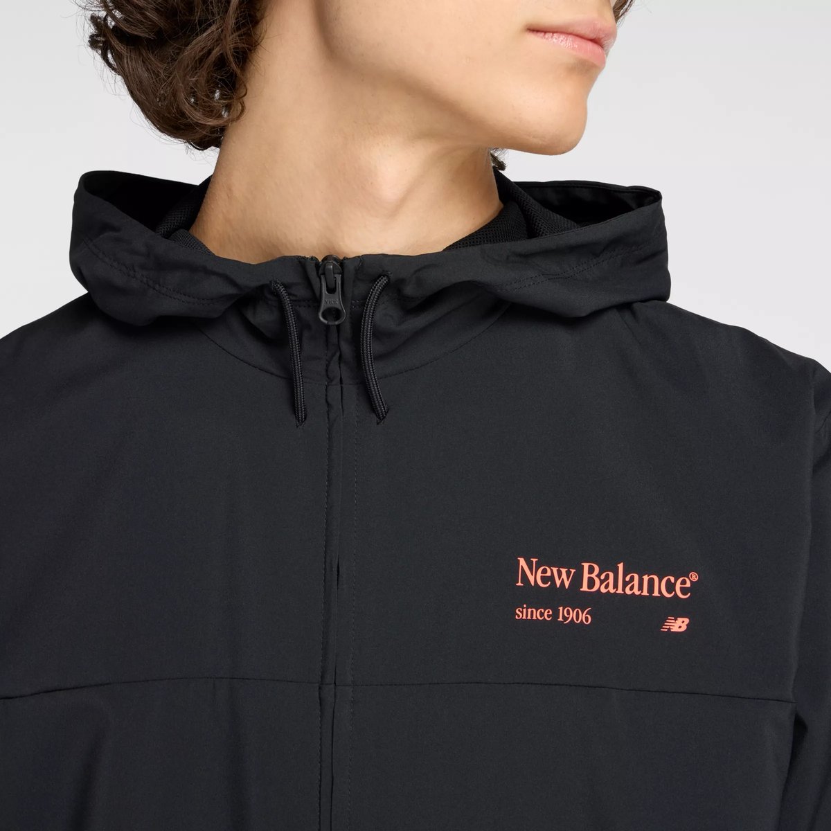 Reimagined Woven Graphic Jacket noir - 7bk, NEW BALANCE