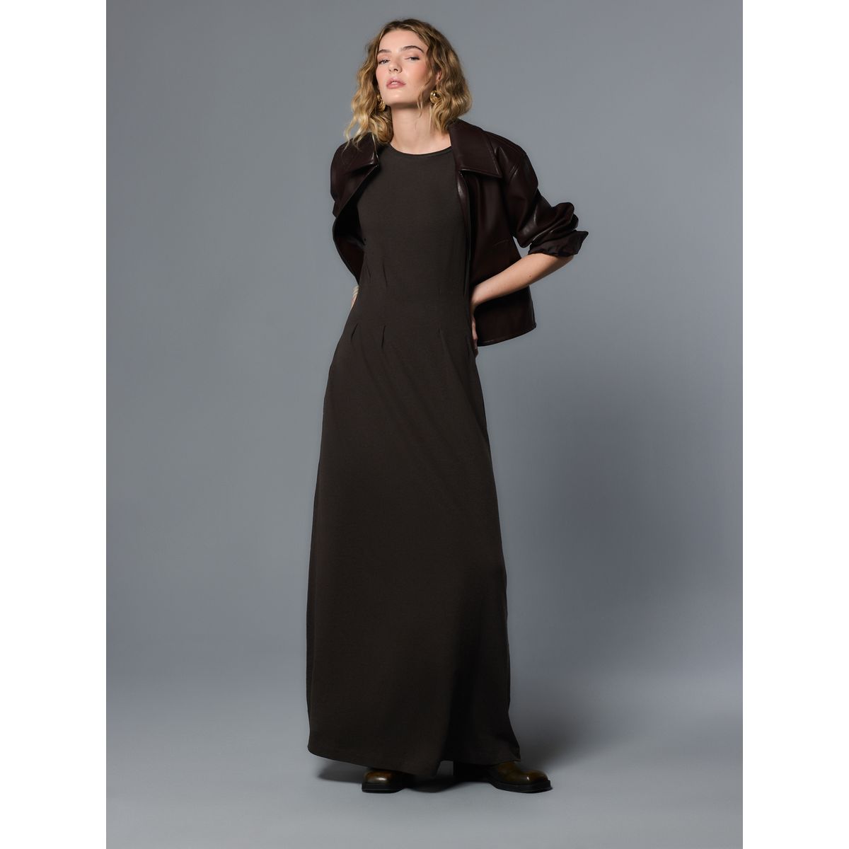 Robe midi à manches courtes en lin mélangé marron chocolat, NEXT