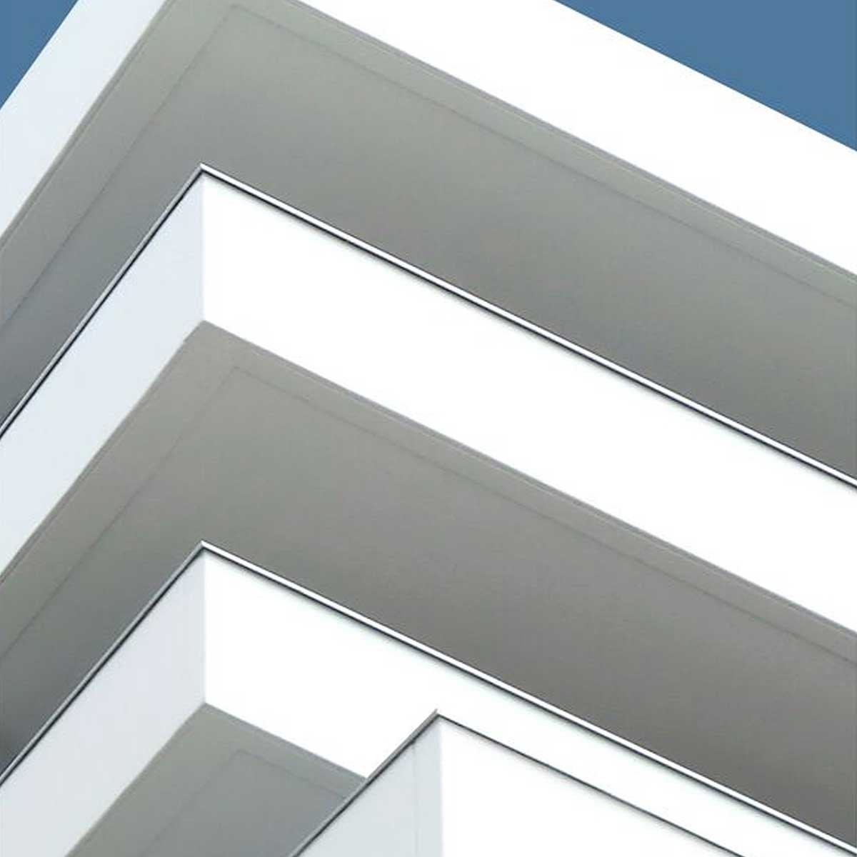 Affiche architecture urbaine balcons sur angle affiche + cadre en bois - noir, HEXOA