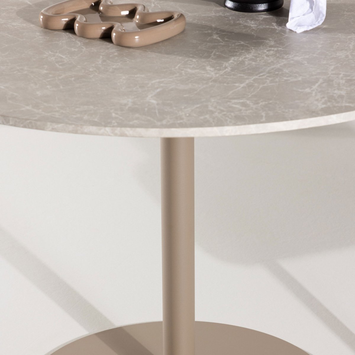 Table à manger 4 personnes ronde en effet marbre et métal- LYCKE beige, VENTURE HOME