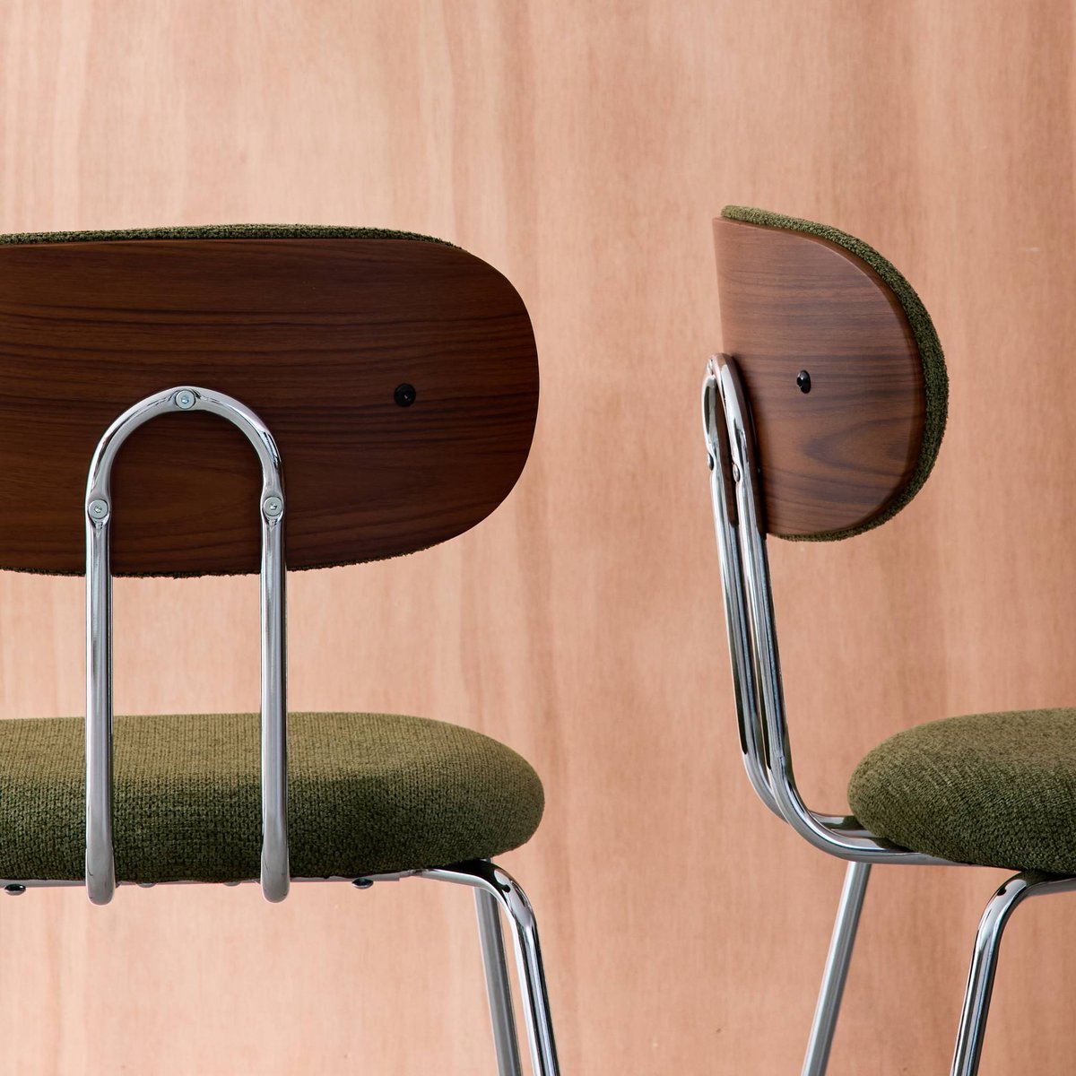 Chaise décor bois courbé teinté noyer et tissu déperlant pieds métal chromé (lot de 2) ERIN kaki, SWEEEK