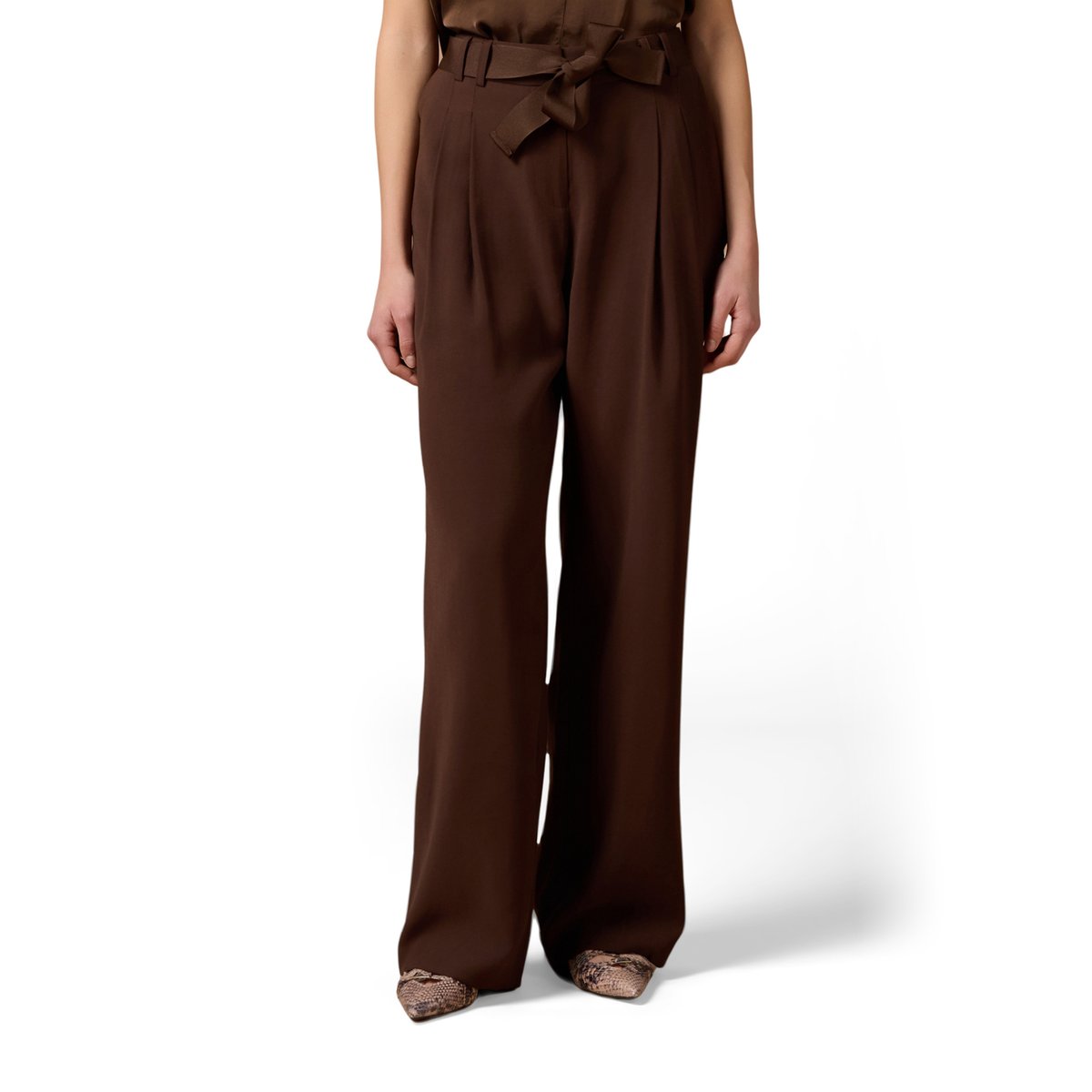 Pantalon fluide avec ceinture. blanc, OLTRE