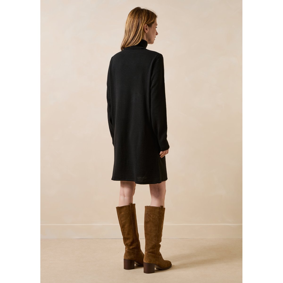 Robe courte manches longues en maille noir, LA FEE MARABOUTEE