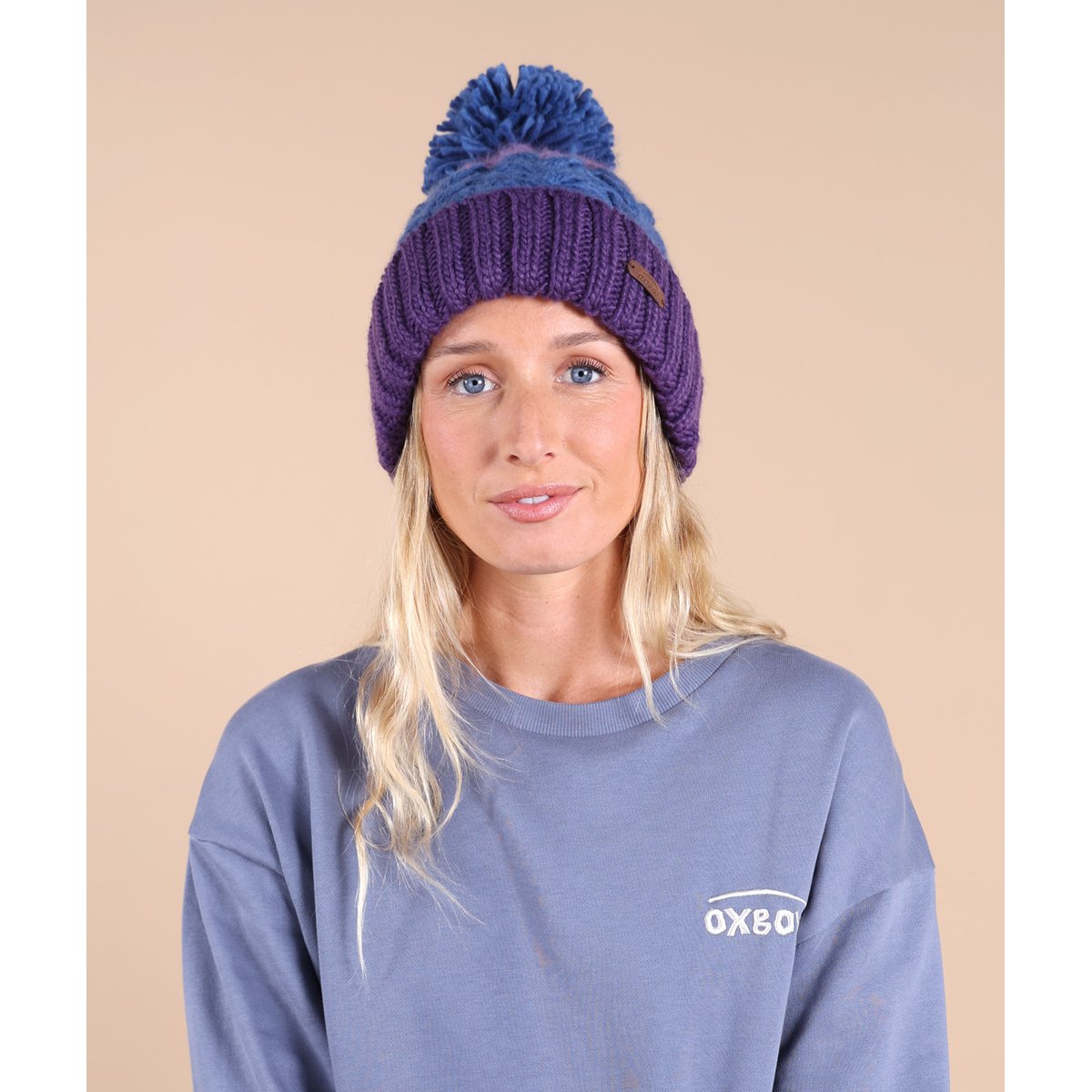 Bonnet pompon APAULA purple grape, OXBOW