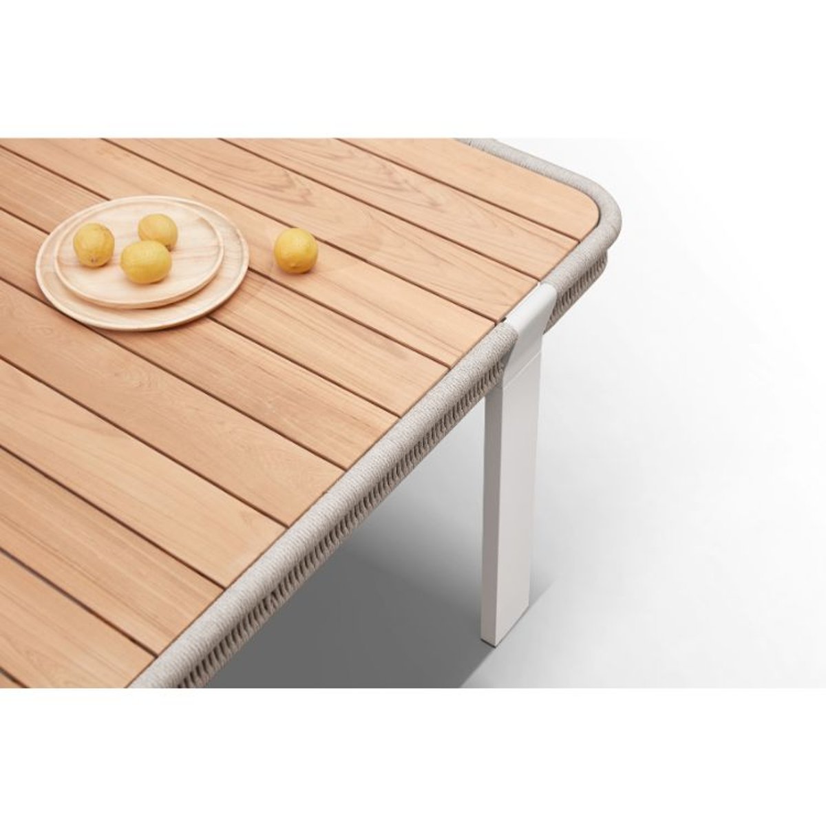 Ensemble repas 4 places jardin en aluminium et corde tressée, OLBY beige laqué poudré, AU JARDIN DE CHLOÉ