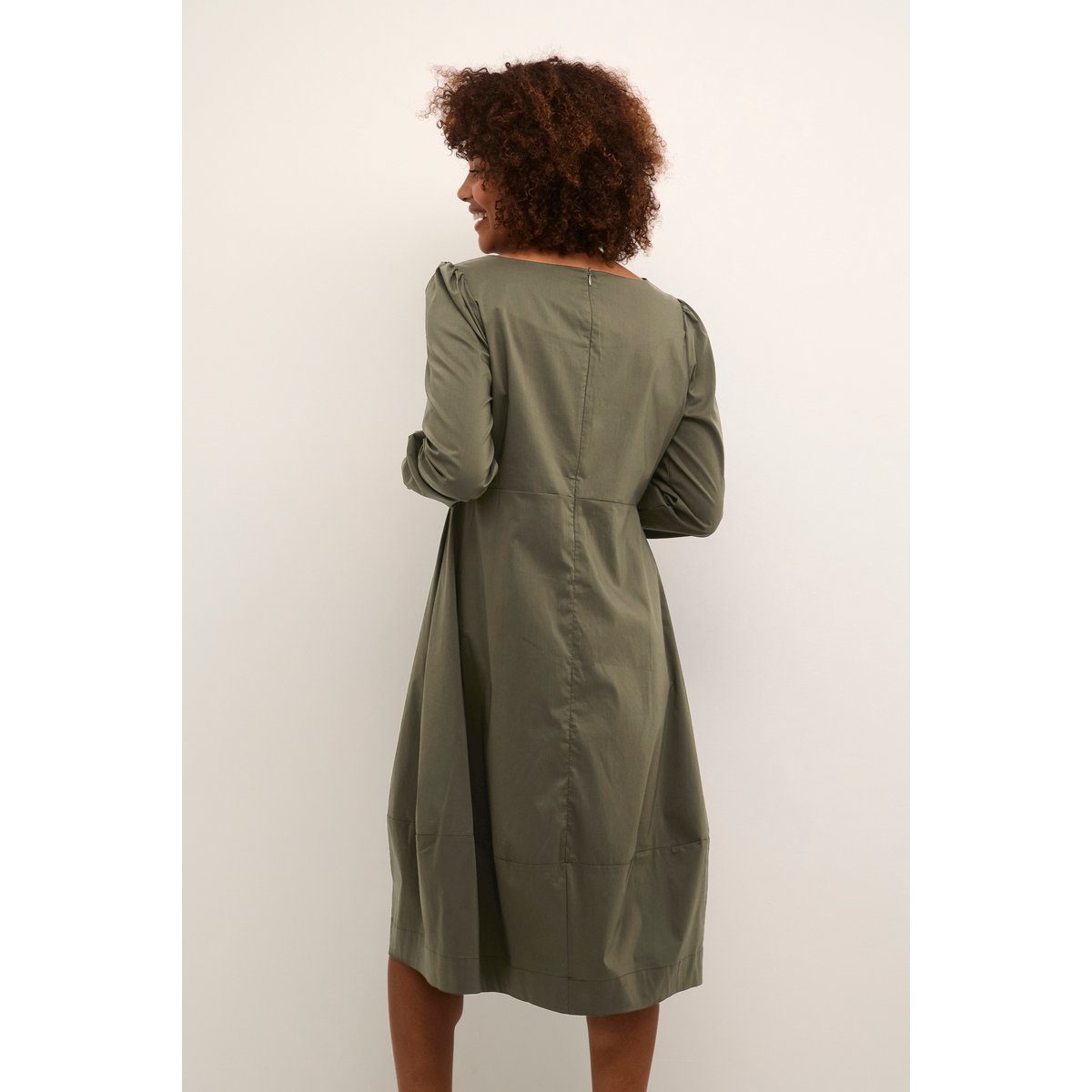 Robe vert burnt olive, CULTURE
